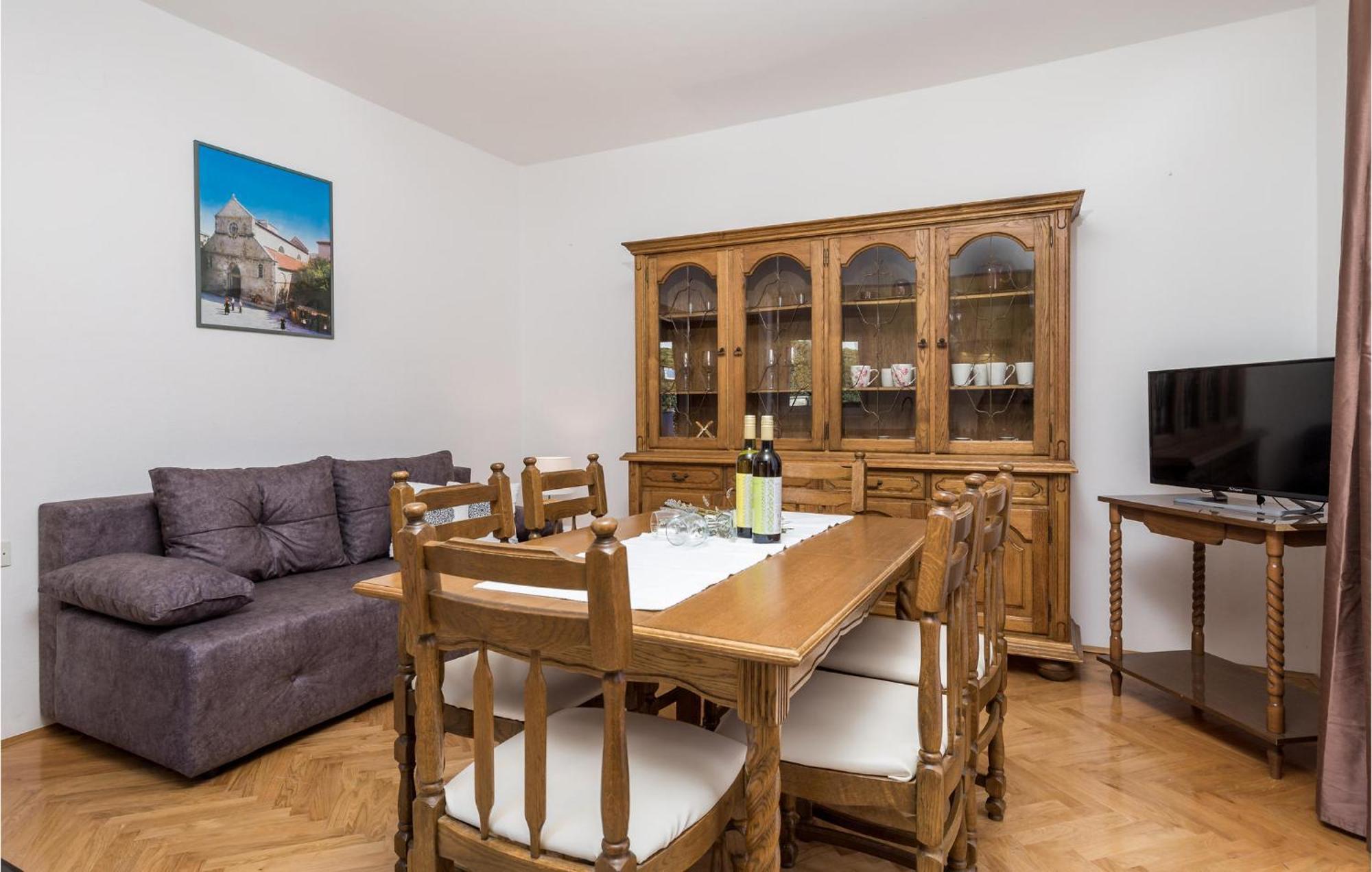 2 Bedroom Awesome Apartment In Pag Pag Town Zewnętrze zdjęcie