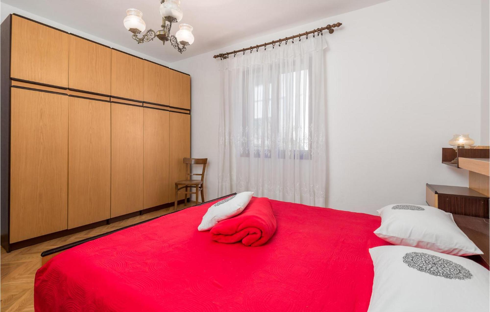 2 Bedroom Awesome Apartment In Pag Pag Town Zewnętrze zdjęcie