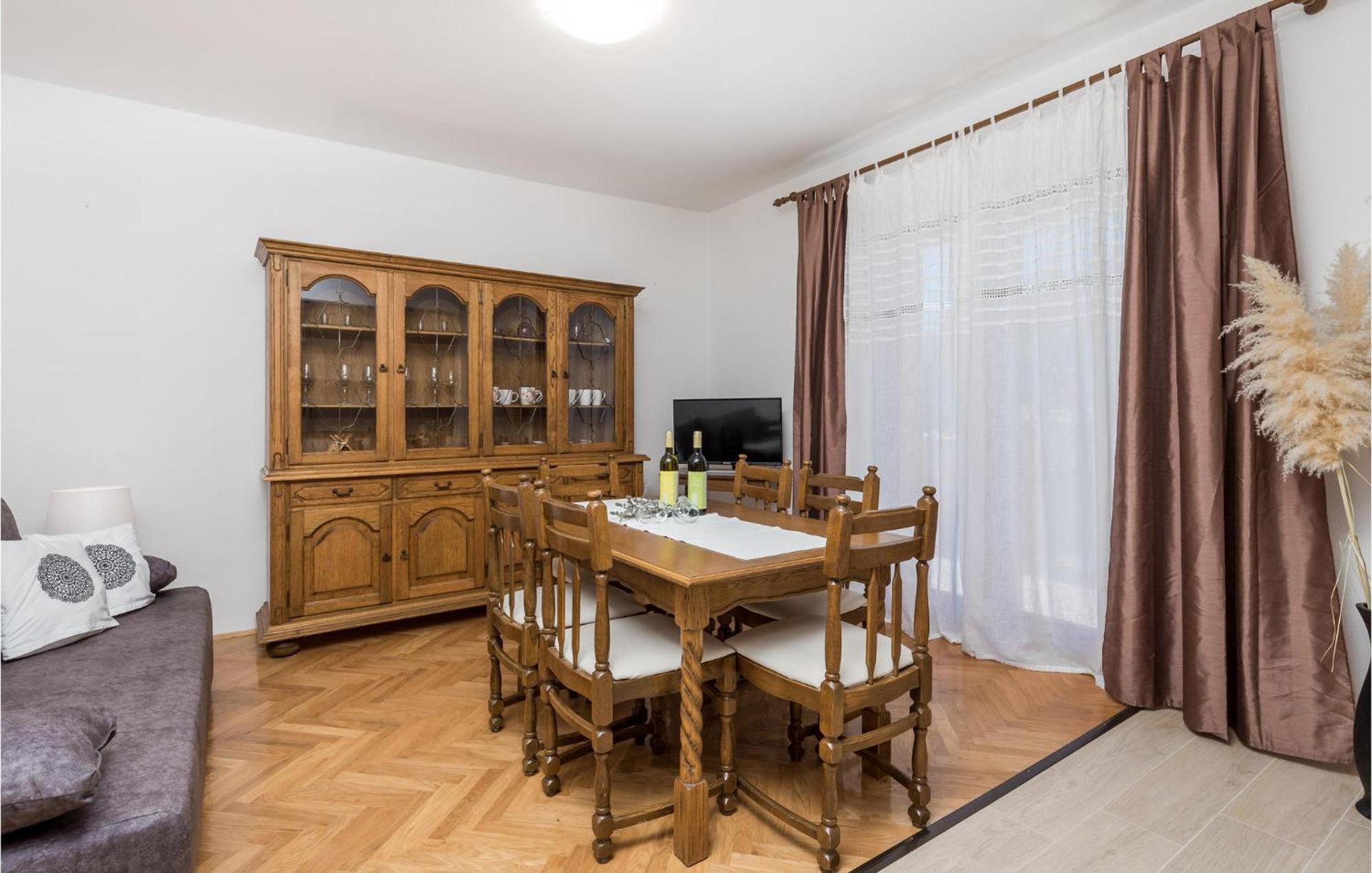2 Bedroom Awesome Apartment In Pag Pag Town Zewnętrze zdjęcie