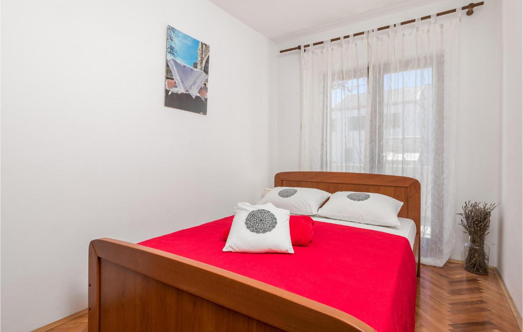 2 Bedroom Awesome Apartment In Pag Pag Town Zewnętrze zdjęcie